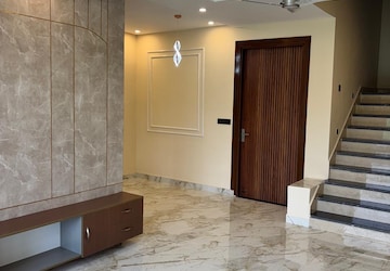 Room in 4 BHK Independent House at Gujrara Mansingh – for Rent