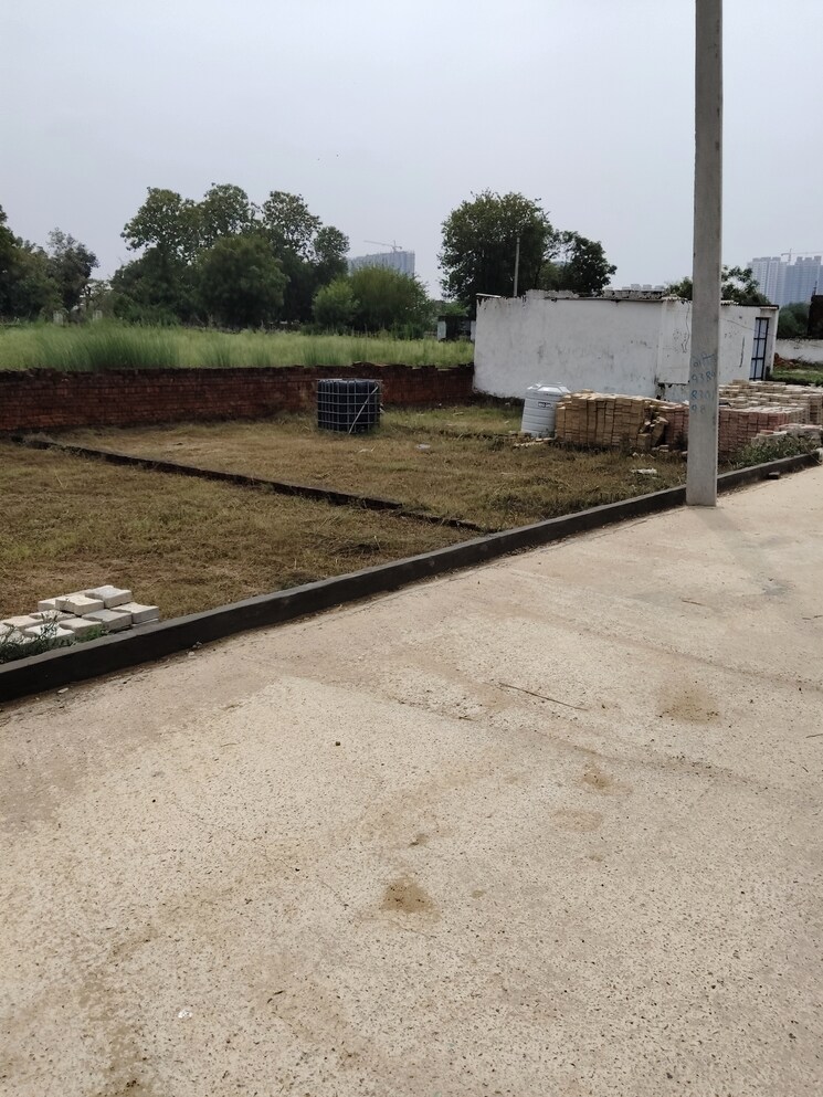 undefined, sector 16b greater noida  80 Sq.Yd. Plot In Sector 16b Greater Noida Greater Noida 9363045