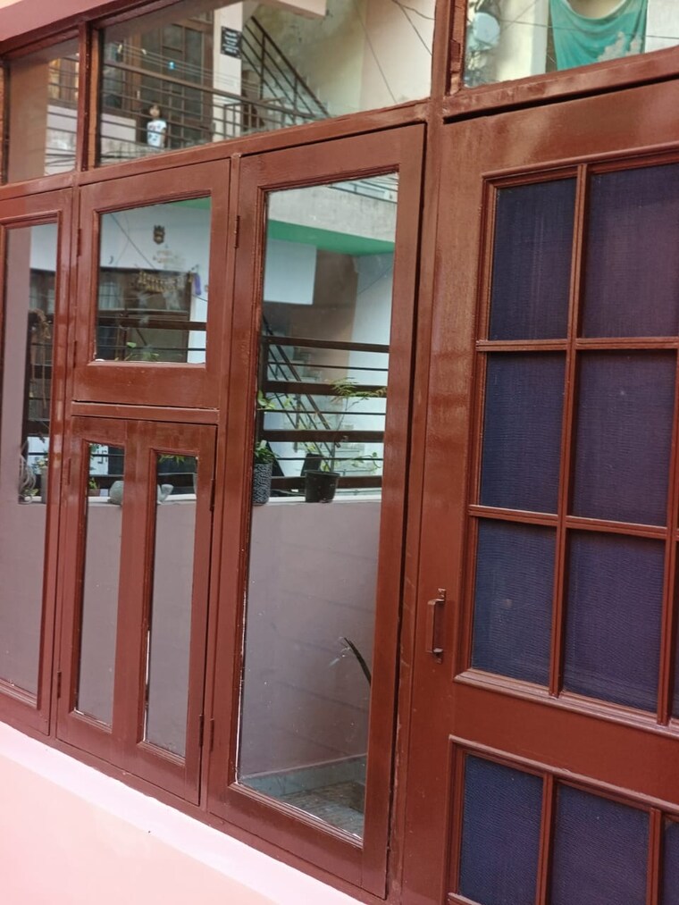 Room, dhakoli 4 Bedroom 100 Sq.Yd. Builder Floor In Dhakoli Zirakpur 9363148