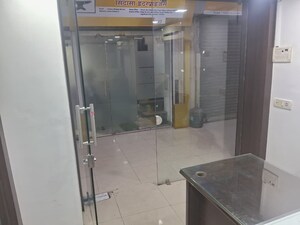  Office Space – Exterior View View at Om Heera Panna Mall, Andheri West - for Rent