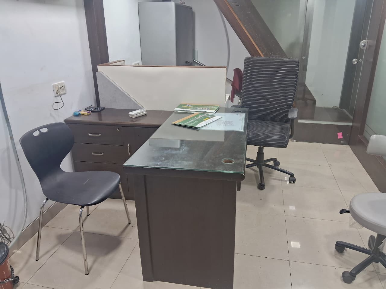 Office Space For Rent in Om Heera Panna Mall