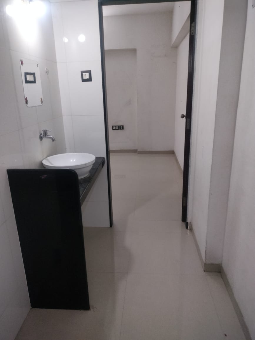 1 BHK + Servant Room 423 Sq.Ft. Apartment in Unique Greens Ghodbunder Road