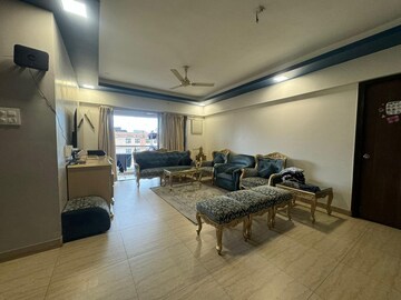 Gym in 4 BHK Apartment at Kohinoor Apartment Andheri West, Andheri West – for Rent