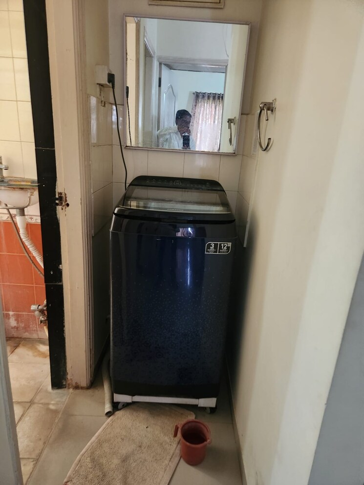 Bathroom, kasturi-la-vida-loca 2 Bedroom 985 Sq.Ft. Apartment In Pimple Saudagar Pune 9363170