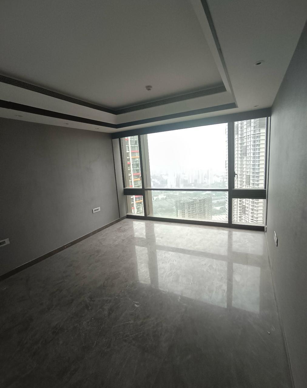 5 BHK + Servant Room Apartment For Rent in Lodha Trump Tower