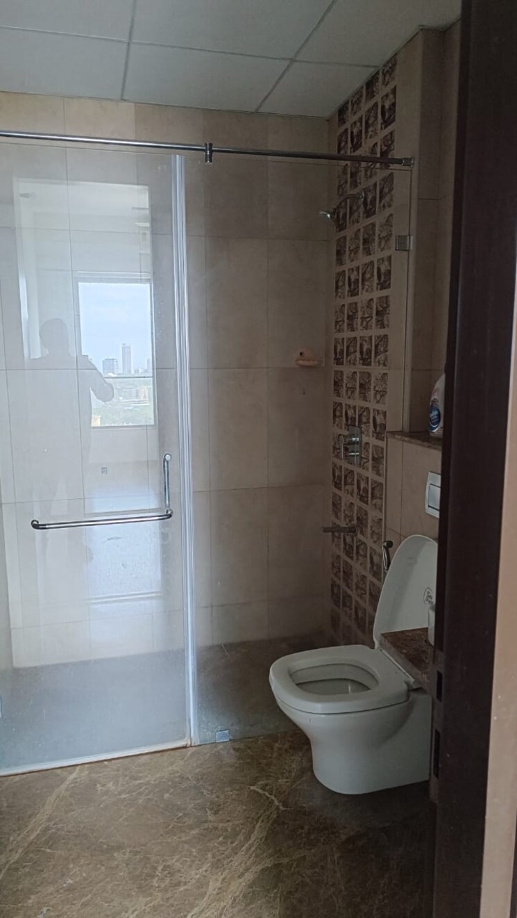 Bathroom, peninsula-salsette-27 2 Bedroom 804 Sq.Ft. Apartment In Byculla Mumbai 9363251