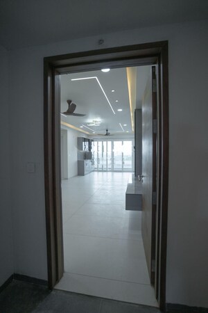 Room in 3 BHK Apartment at Jayabheri The Nirvana, Gopanpally – for Rent