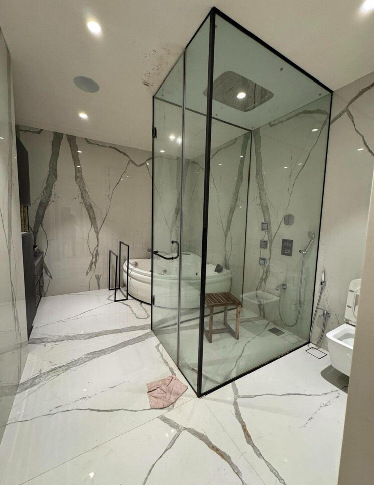 Bathroom, omkar-1973 4 Bedroom 3800 Sq.Ft. Apartment In Worli Mumbai 9363300