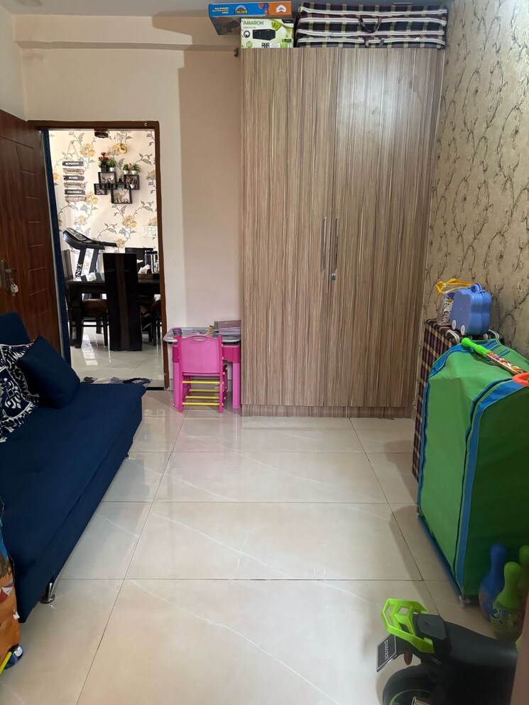  Parking, dhakoli 2 Bedroom 153 Sq.Yd. Builder Floor In Dhakoli Zirakpur 9363347