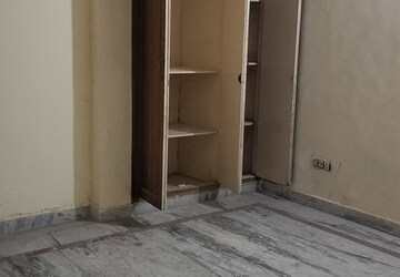 Room in 2 BHK Independent House at Sector 46 – for Rent
