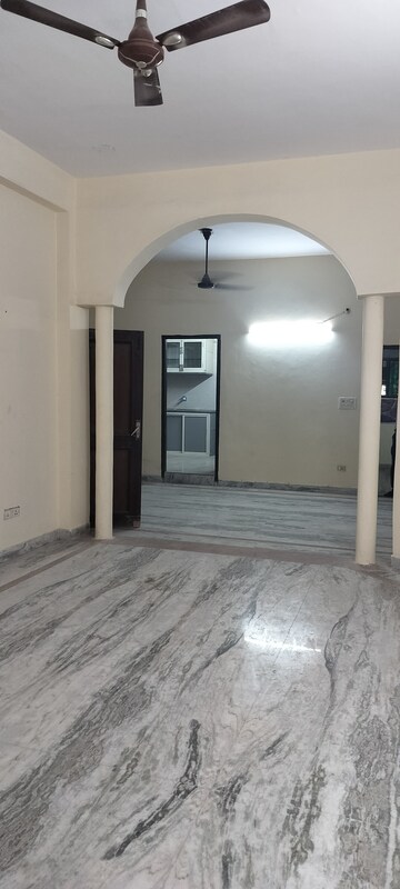 Room in 2 BHK Independent House at Sector 46 – for Rent