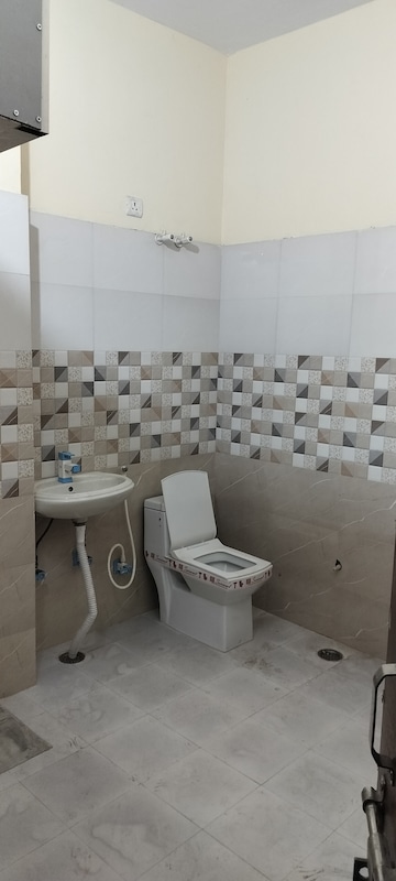 Bathroom in 2 BHK Independent House at Sector 46 – for Rent