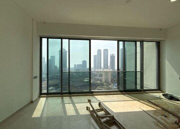 Room in 4 BHK Apartment at Rustomjee Crown, Prabhadevi – for Rent