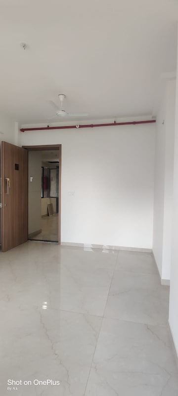 Room in 2 BHK Apartment at LnT Veridian, Powai – for Rent