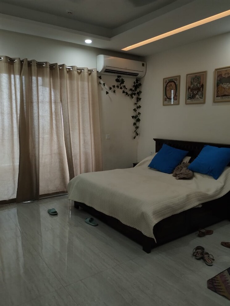 Bedroom, mahagun-marvella 5 Bedroom 5600 Sq.Ft. Apartment In Sector 78 Noida 9363387