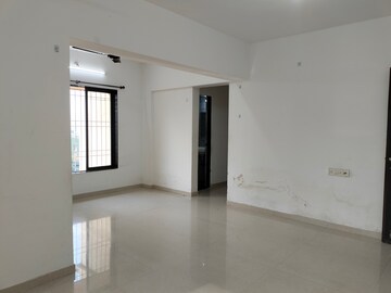 Room in 2 BHK Apartment at Cosmos Jewels, Ghodbunder Road – for Rent