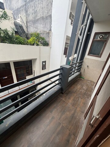Balcony in 2 BHK Builder Floor at Sector 46 – for Rent