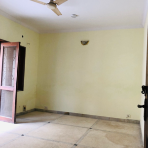 Room in 2.5 BHK Villa at Sector 23a – for Rent