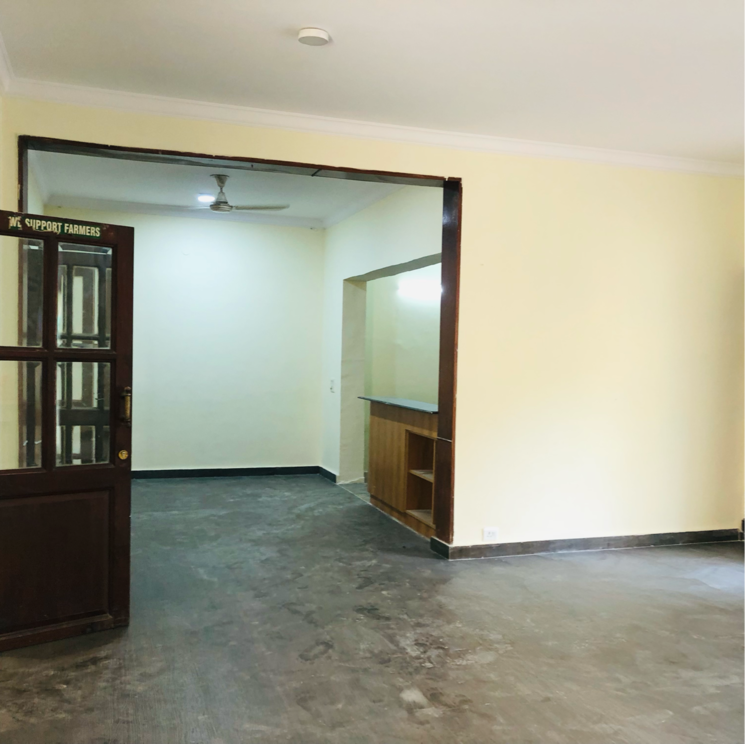 Room, sector 23a 2.5 Bedroom 1200 Sq.Ft. Villa In Sector 23a Gurgaon 9363544