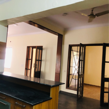 Room in 2.5 BHK Villa at Sector 23a – for Rent