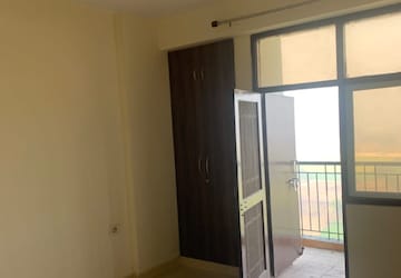 Room in 3 BHK Apartment at Sanchar Residency, Raj Nagar Extension – for Sale