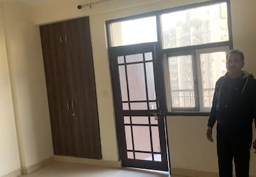 Room in 3 BHK Apartment at Sanchar Residency, Raj Nagar Extension – for Sale