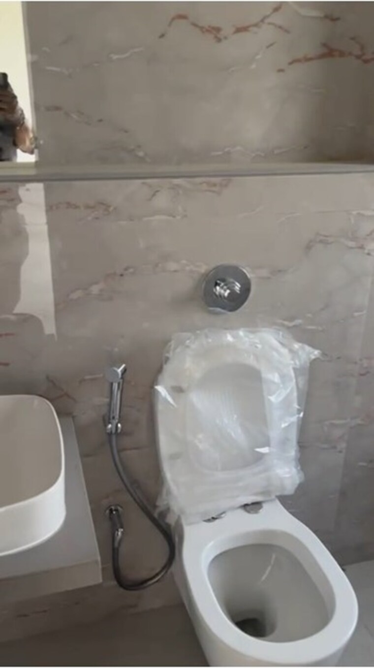 Attached Bathroom, chembur 3 Bedroom 1235 Sq.Ft. Apartment In Chembur Mumbai 9363542