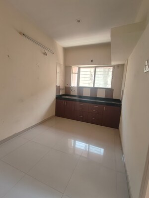 Room in 1.5 BHK Apartment at Lakshadeep Palace, Pimple Saudagar – for Sale