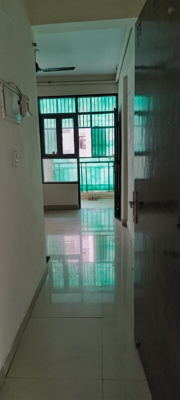 2 BHK Apartment For Rent in Mahagun Mahagunpuram II, Lal Kuan