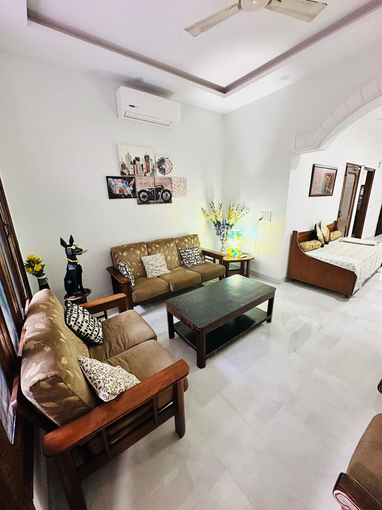Living Room, sector 55 2.5 Bedroom 1720 Sq.Ft. Independent House In Sector 55 Noida 9363649