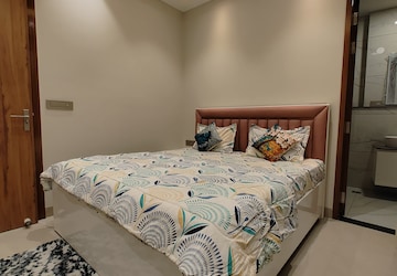 Bedroom in 1 BHK Builder Floor at Sector 52 – for Rent
