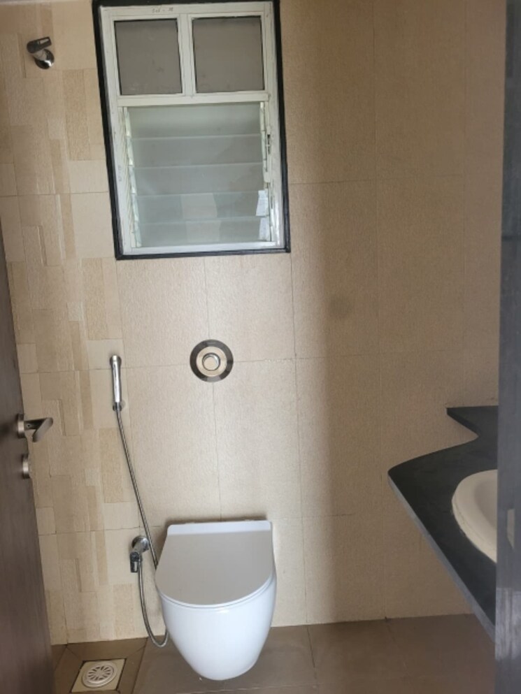 Bathroom, yashwin-supernova 2 Bedroom 727 Sq.Ft. Apartment In Wakad Pune 9363661