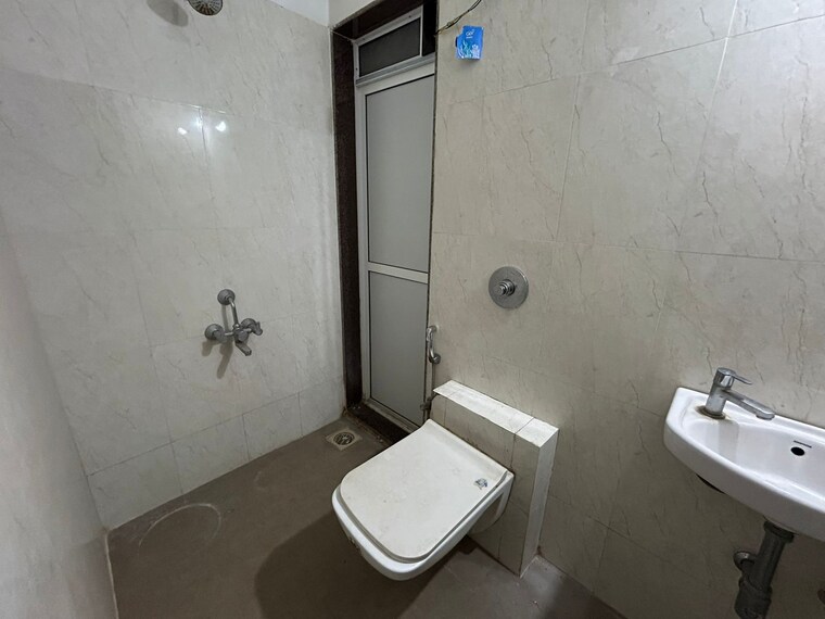 Bathroom, raj-residency-kasarvadavali 1 Bedroom 430 Sq.Ft. Apartment In Kasarvadavali Thane 9363673