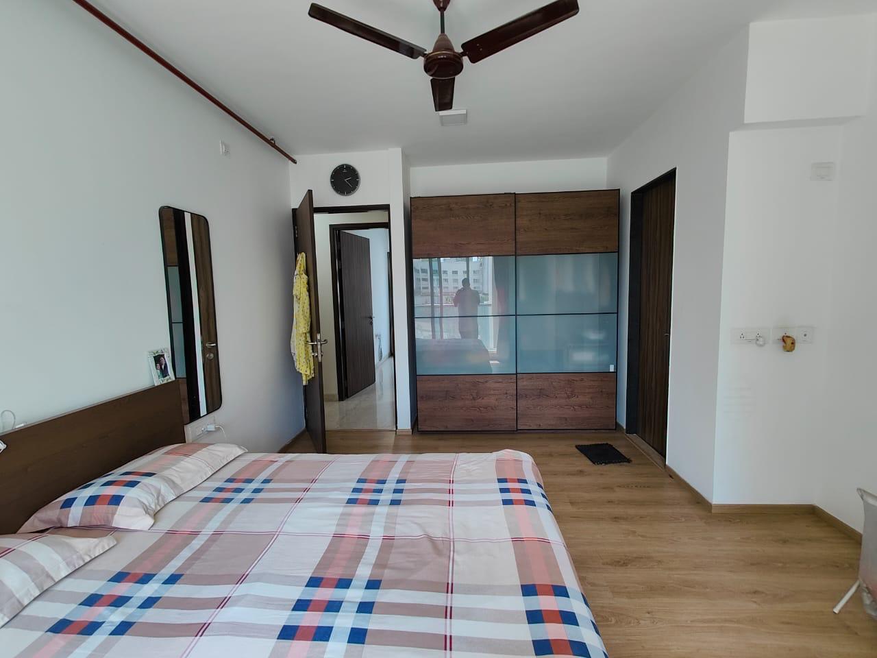 2 BHK + Servant Room Apartment For Sale in Metropolis Rivera