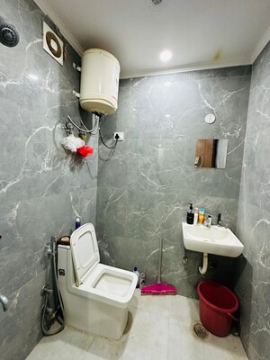 Bathroom in 1 BHK Builder Floor at Saket – for Rent