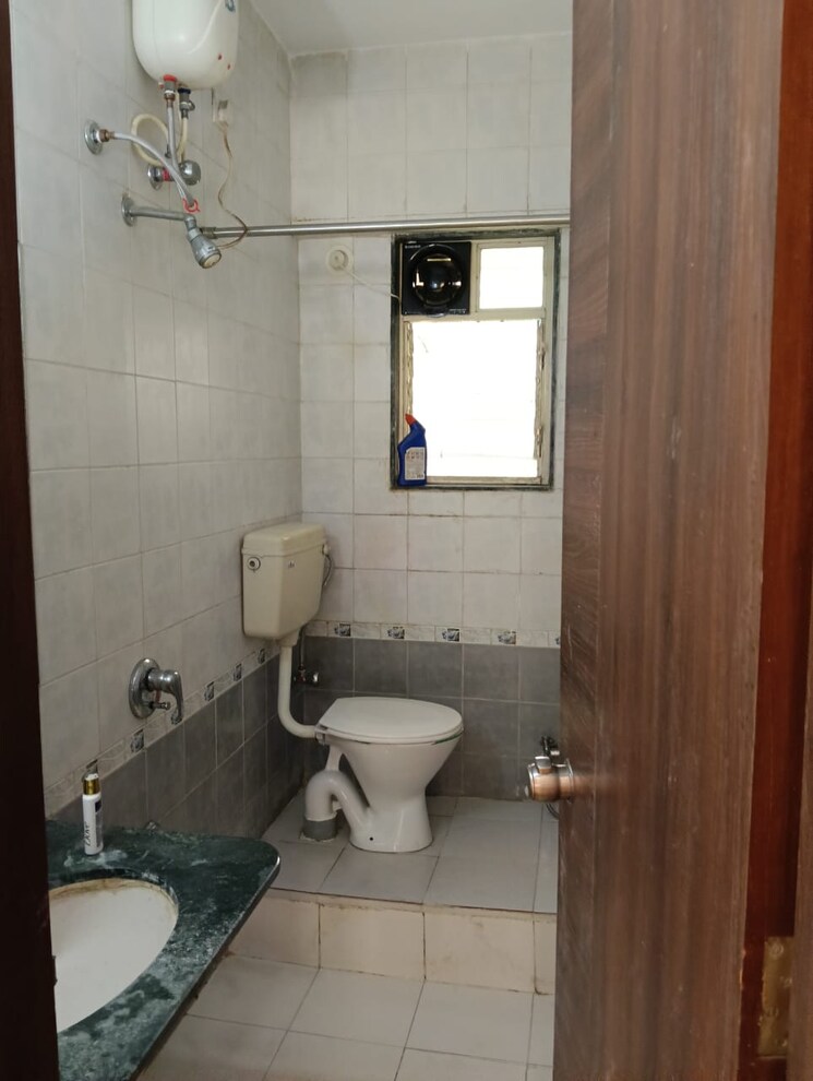 Bathroom, pride-purple-five-gardens 3 Bedroom 2200 Sq.Ft. Villa In Rahatani Pune 9363660