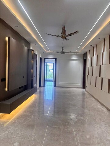 Living Room in 1.5 BHK Builder Floor at Palam Vihar – for Rent