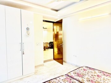 Room in 3 BHK Builder Floor at Vipul World Floors, Sector 48 – for Rent