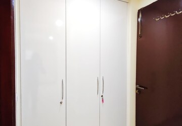 Room in 3 BHK Builder Floor at Vipul World Floors, Sector 48 – for Rent