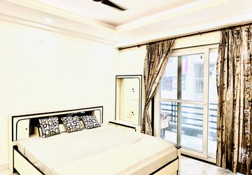 Bedroom in 3 BHK Builder Floor at Vipul World Floors, Sector 48 – for Rent