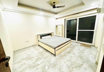 Room in 3 BHK Builder Floor at Vipul World Floors, Sector 48 – for Rent