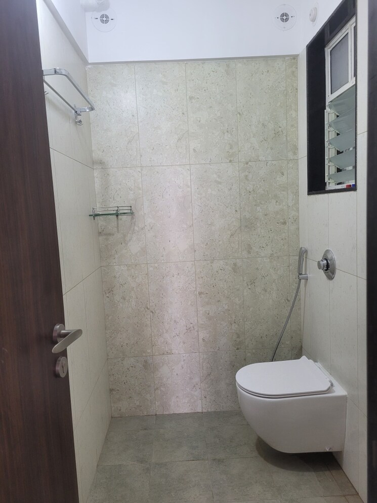 Bathroom, wakad 2 Bedroom 726 Sq.Ft. Apartment In Wakad Pune 9363764