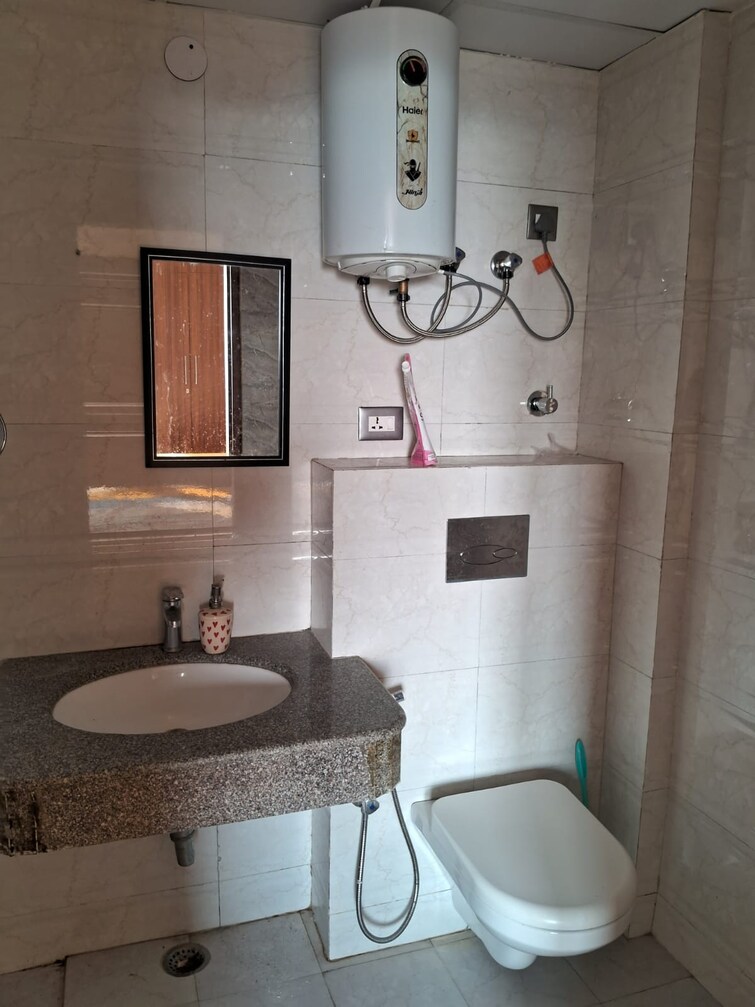 Bathroom, mussoorie road 2 Bedroom 1500 Sq.Ft. Apartment In Mussoorie Road Dehradun 9363784