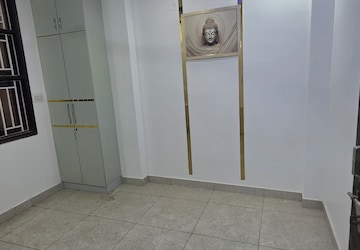 Furnished Amenities in 2 BHK Builder Floor at Uttam Nagar – for Sale