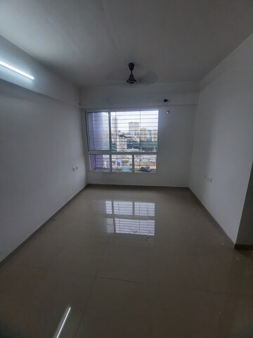 2 BHK Apartment For Rent in Haware Dahlia, Kasarvadavali