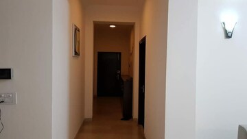 Room in 3.5 BHK Apartment at Parsvnath Exotica, Sector 53 – for Rent