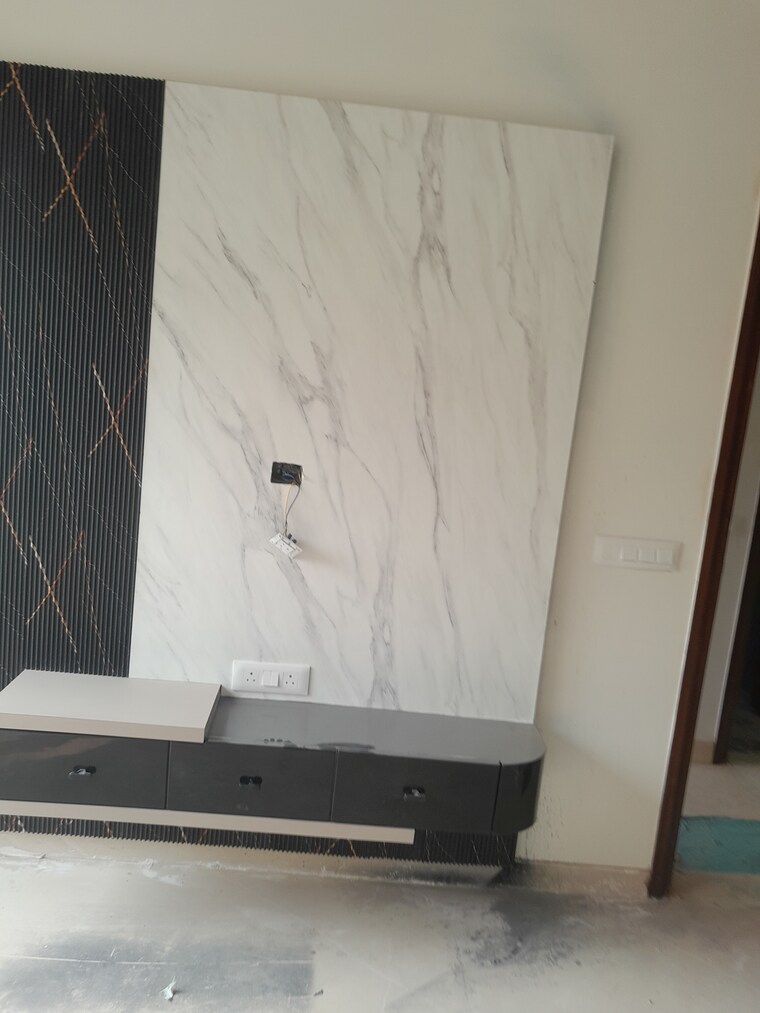 Room, rohini sector 11 5 Bedroom 64 Sq.Mt. Builder Floor In Rohini Sector 11 Delhi 9363832