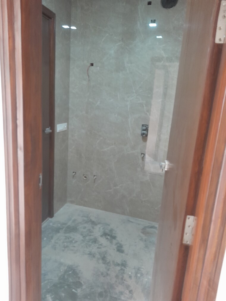 undefined, rohini sector 11 5 Bedroom 64 Sq.Mt. Builder Floor In Rohini Sector 11 Delhi 9363832