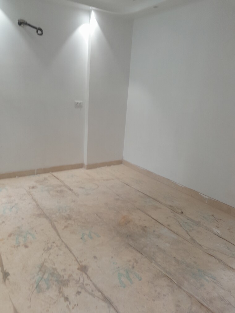 undefined, rohini sector 11 5 Bedroom 64 Sq.Mt. Builder Floor In Rohini Sector 11 Delhi 9363832