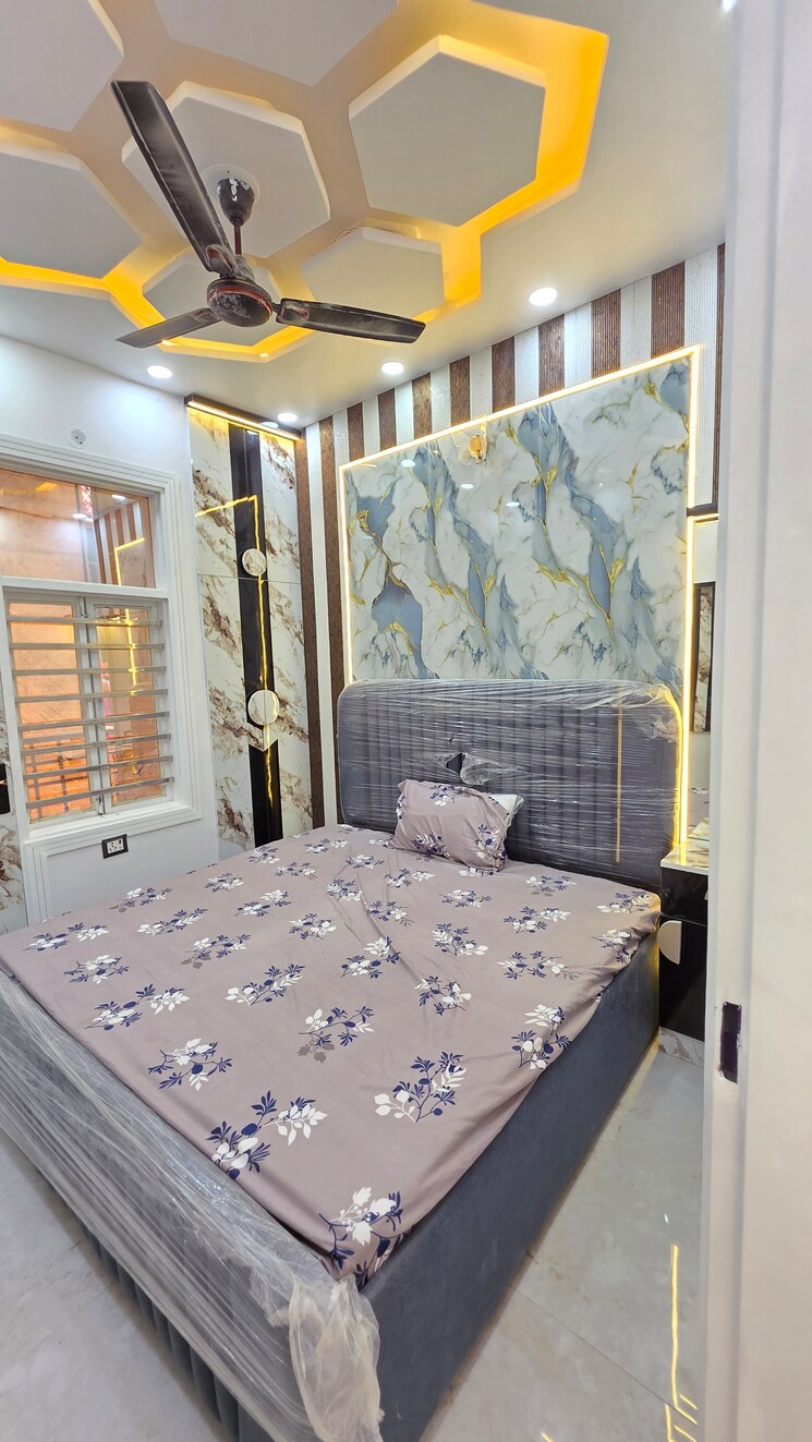 Balcony, uttam nagar 2 Bedroom 60 Sq.Yd. Builder Floor In Uttam Nagar Delhi 9363811